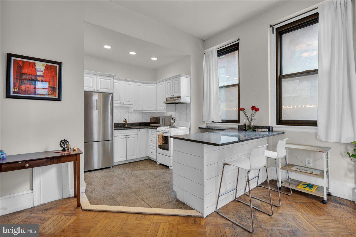 WASHINGTON SQ WEST - Residential