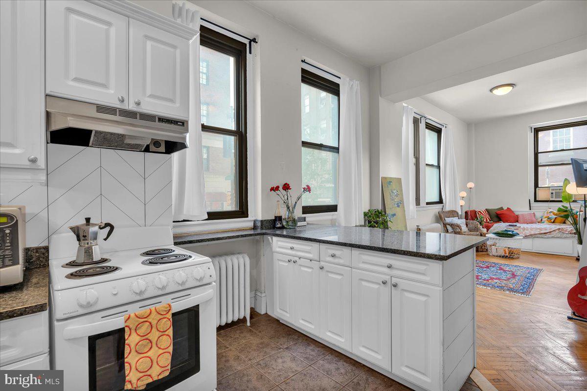 WASHINGTON SQ WEST - Residential