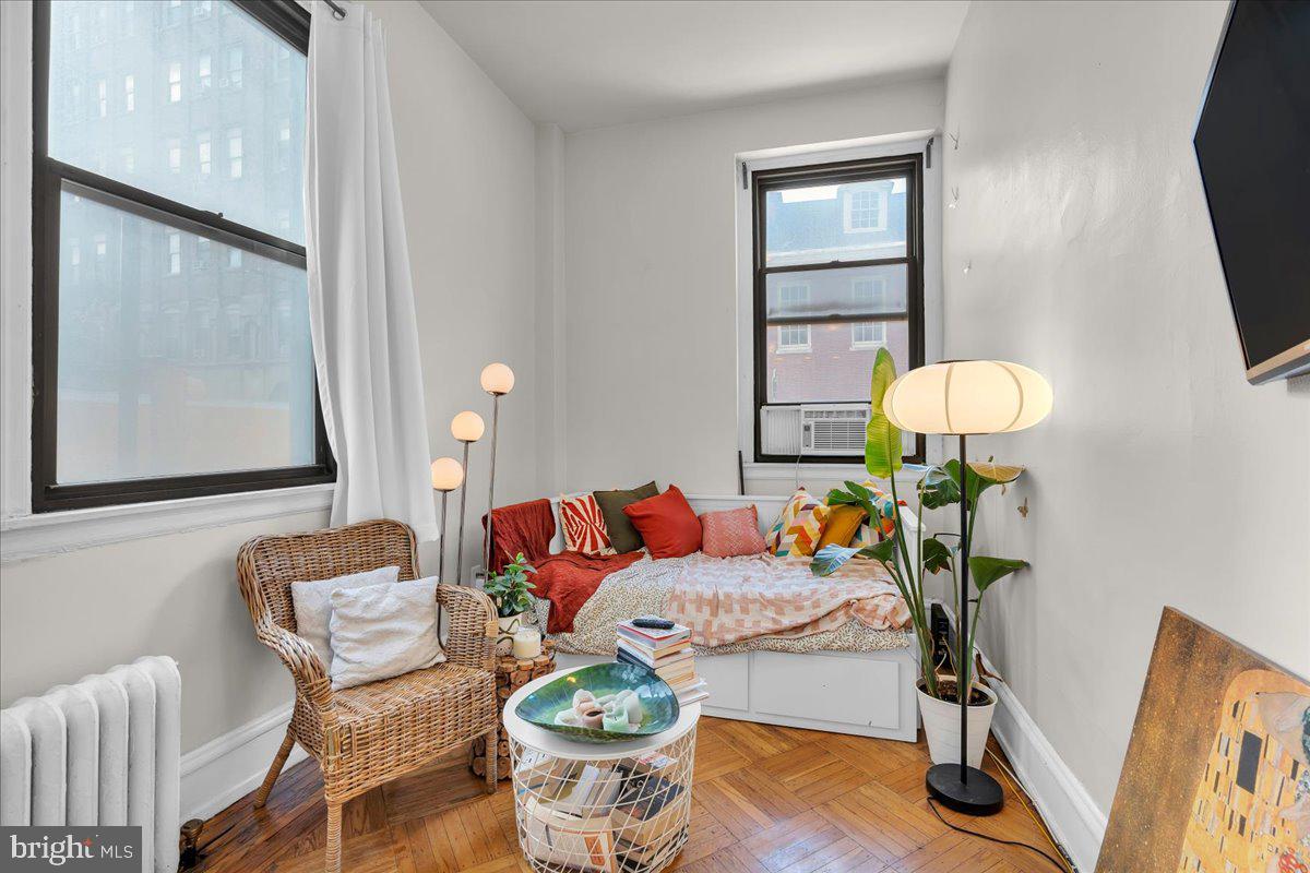 WASHINGTON SQ WEST - Residential