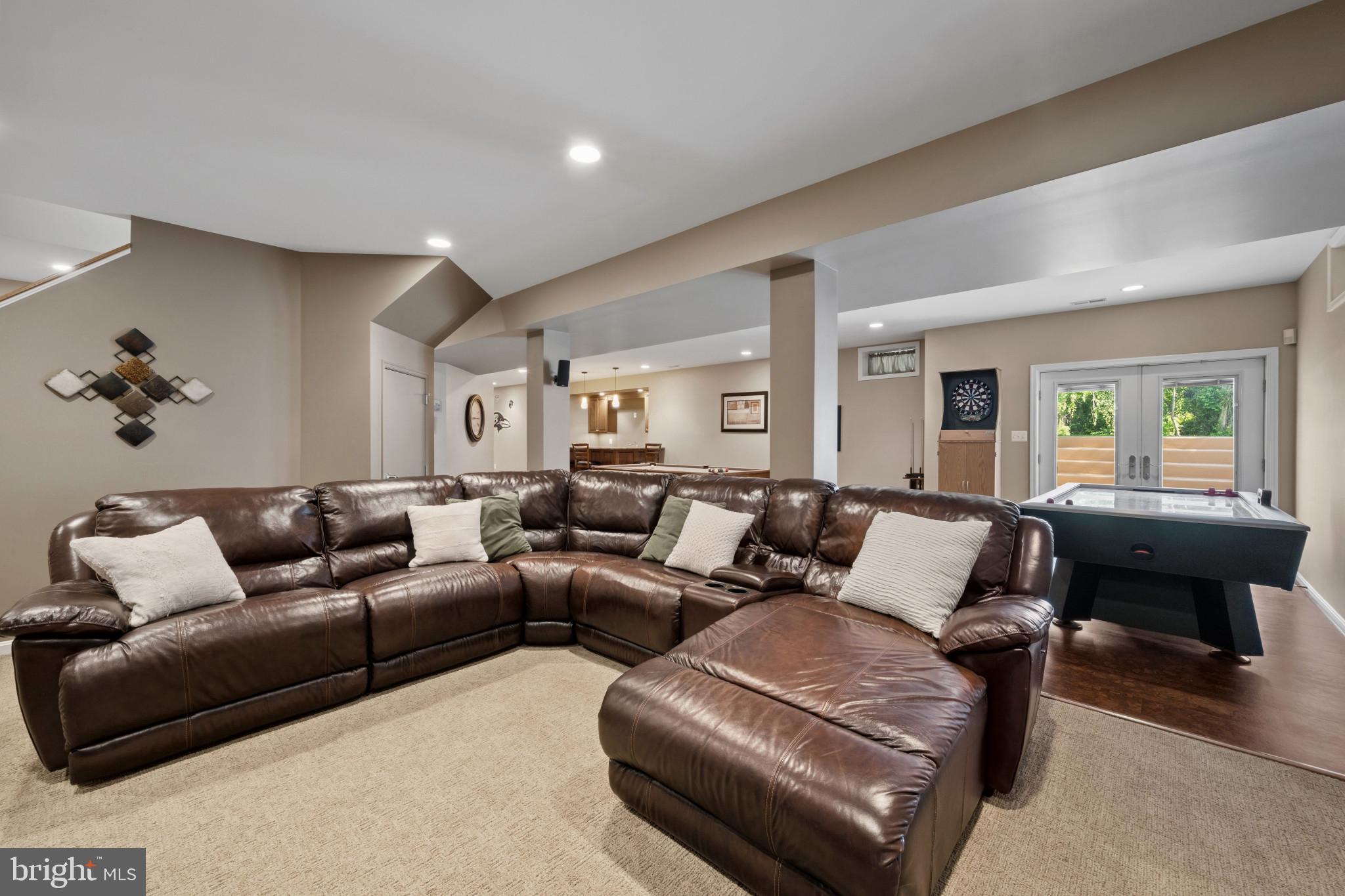 THE ESTATES AT SAND HILL - Residential
