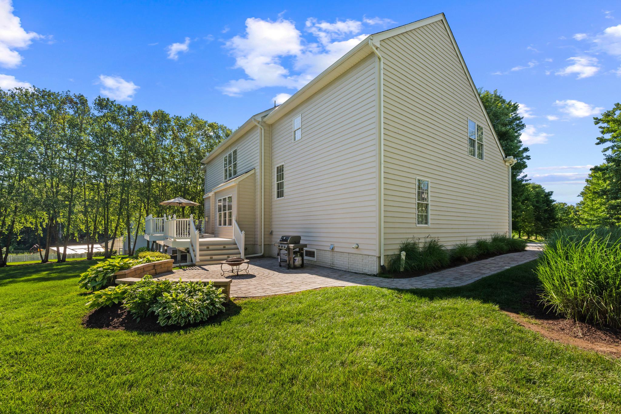 THE ESTATES AT SAND HILL - Residential