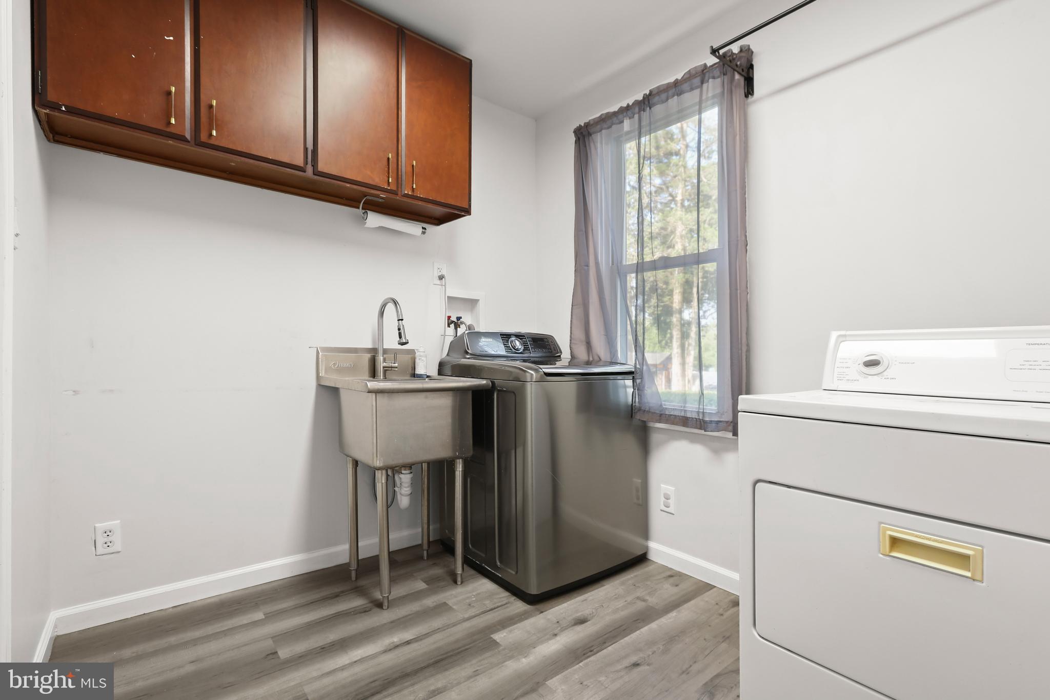 CEDARHURST - Residential