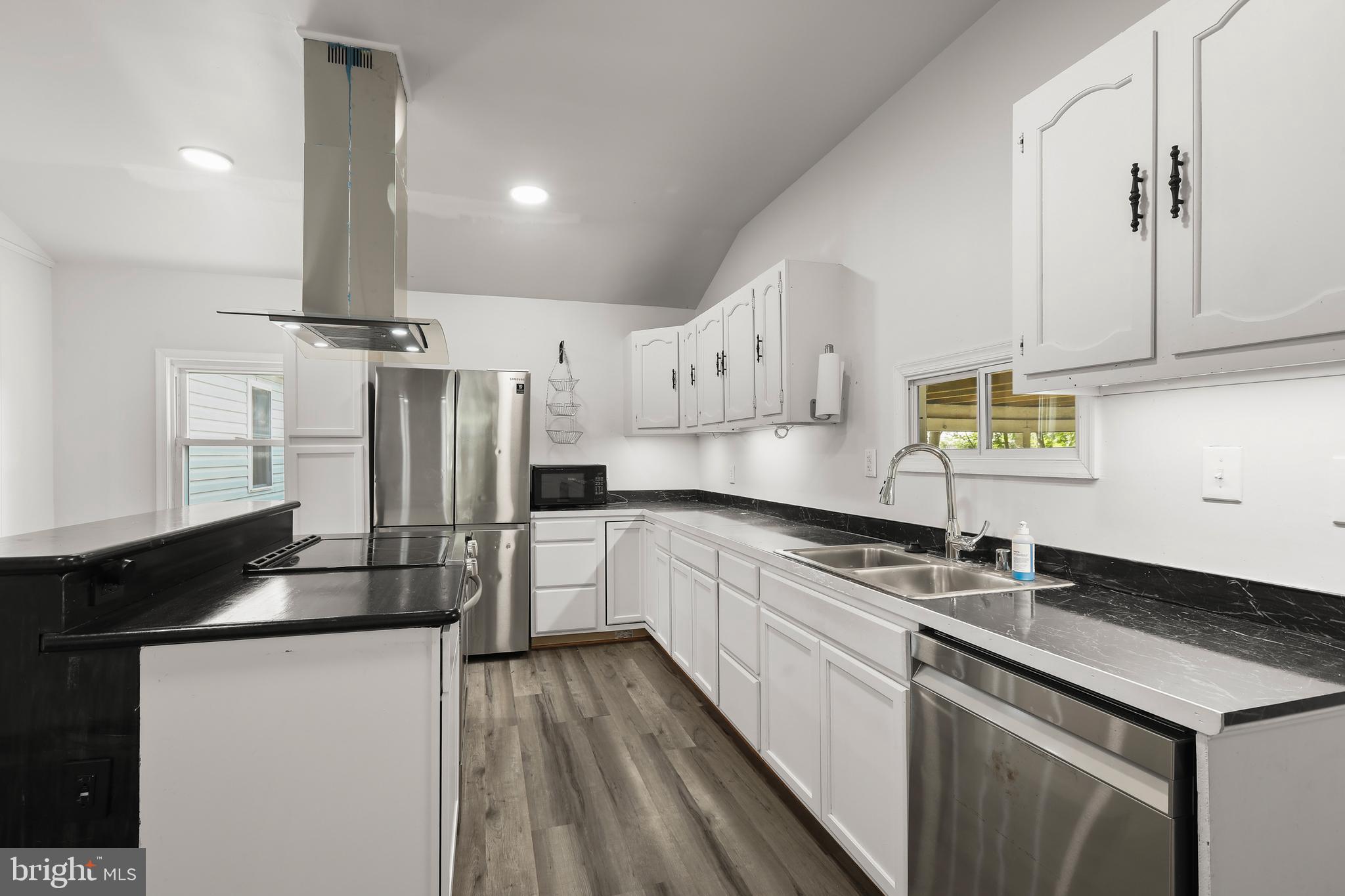 CEDARHURST - Residential