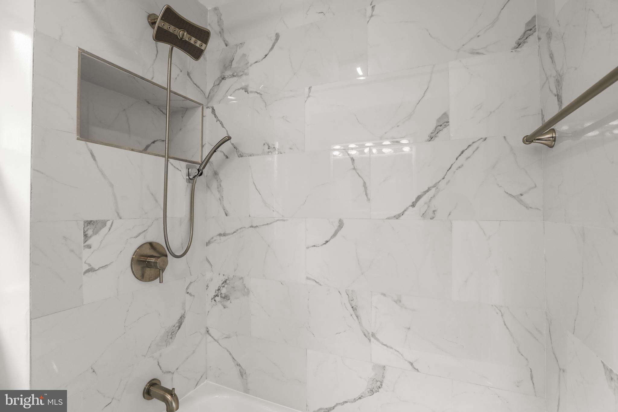 CEDARHURST - Residential