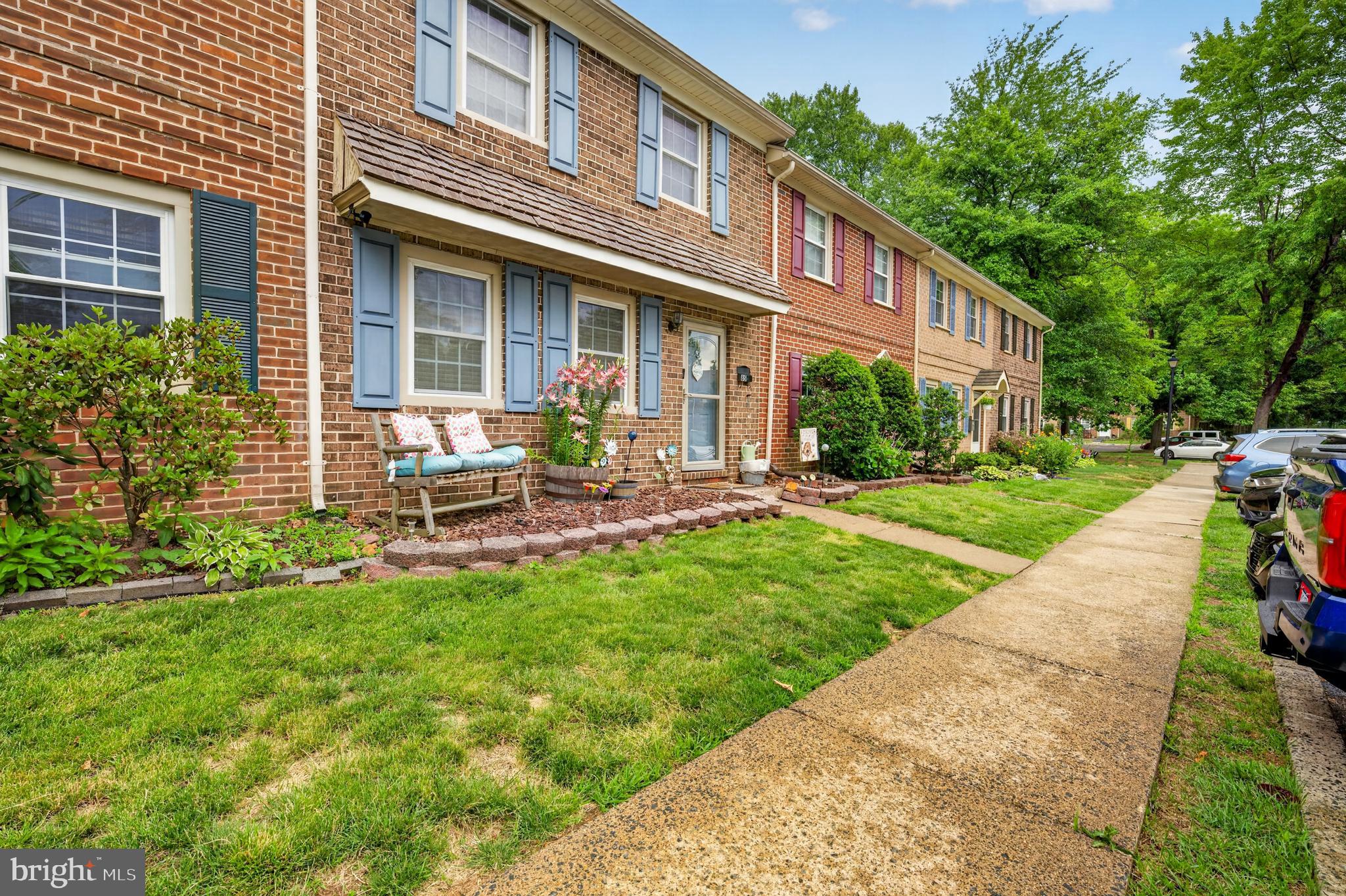 STONEGATE VILLAGE - Residential