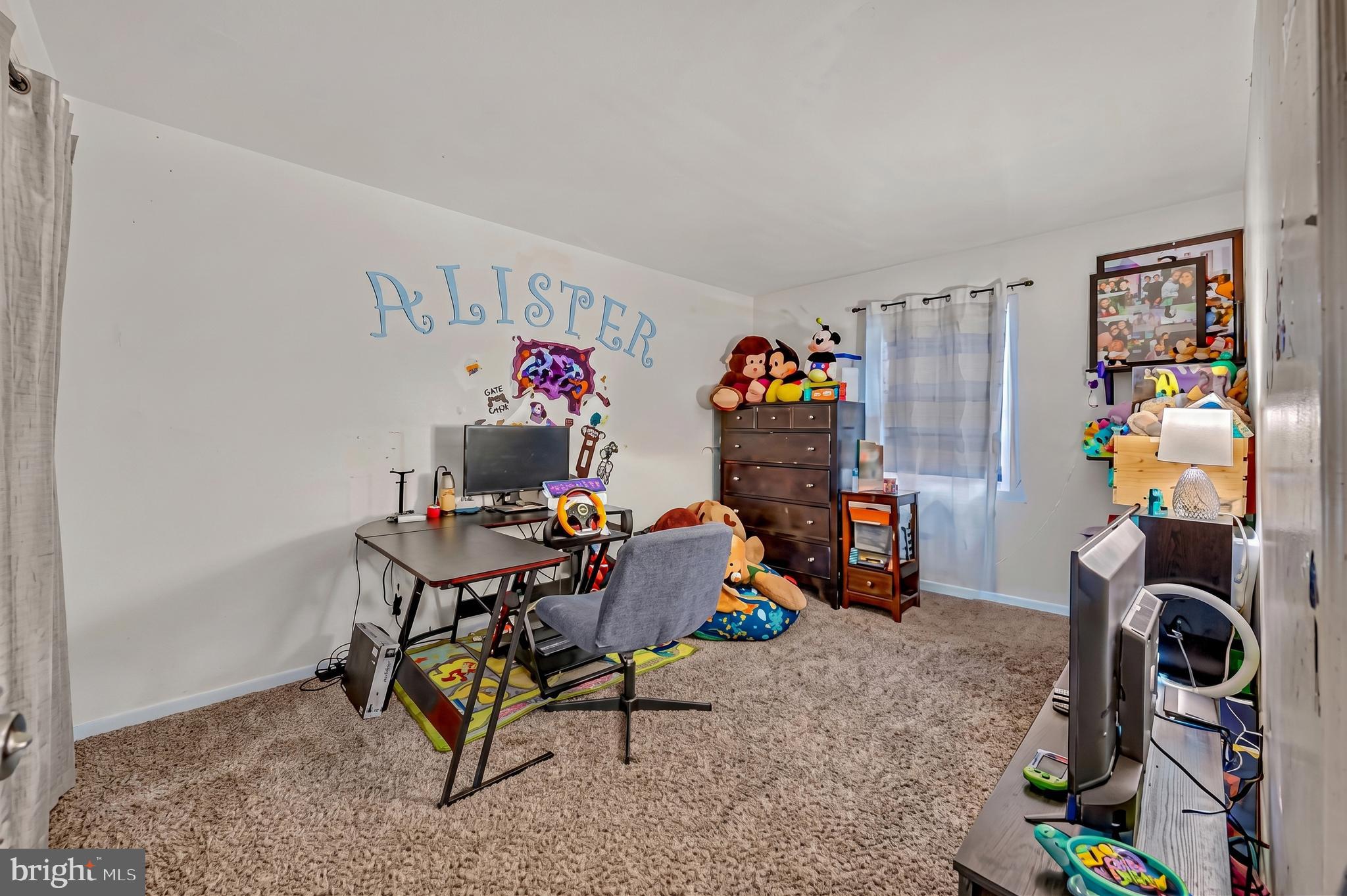 STONEGATE VILLAGE - Residential