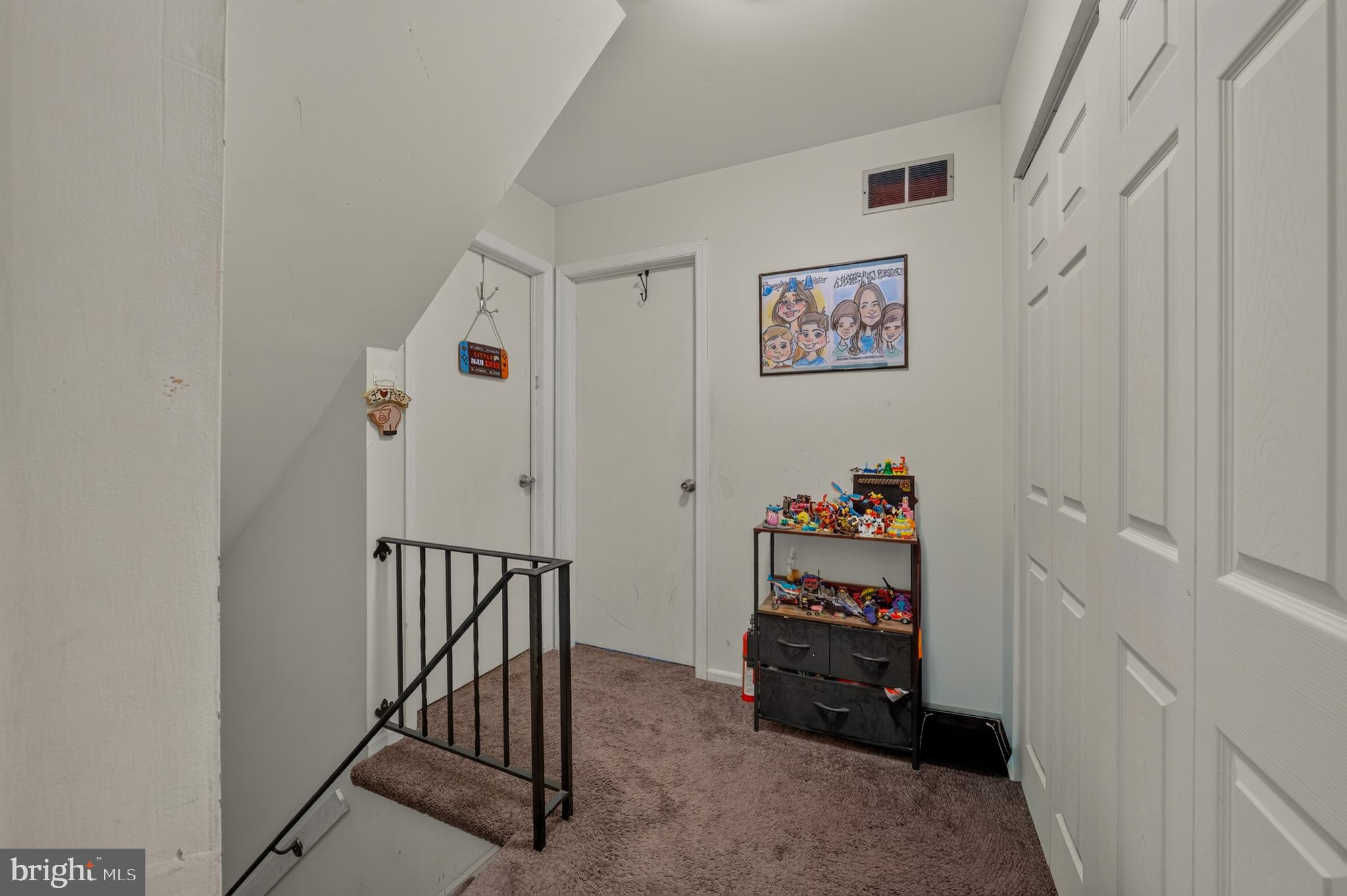 STONEGATE VILLAGE - Residential