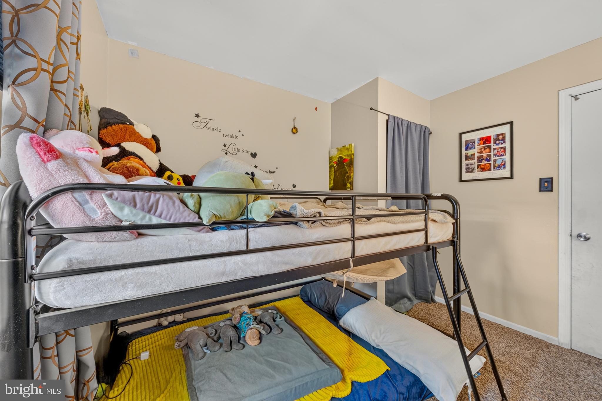 STONEGATE VILLAGE - Residential