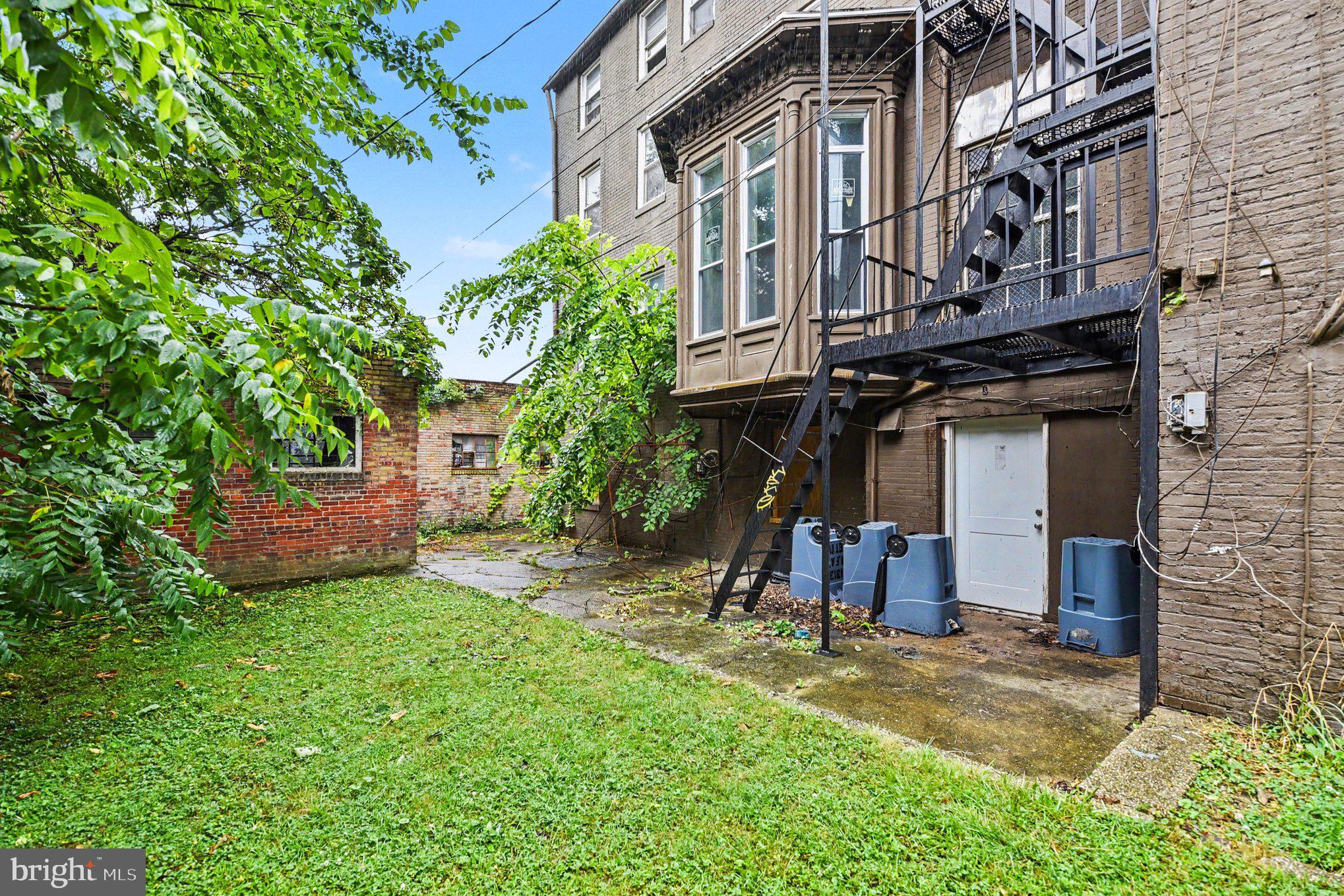 FRANKLIN SQUARE HISTORIC DISTRICT - Commercial Sale