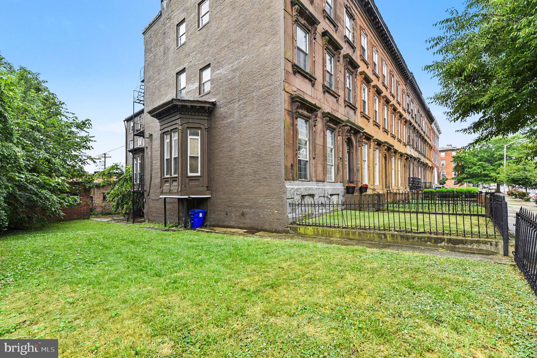 FRANKLIN SQUARE HISTORIC DISTRICT - Commercial Sale