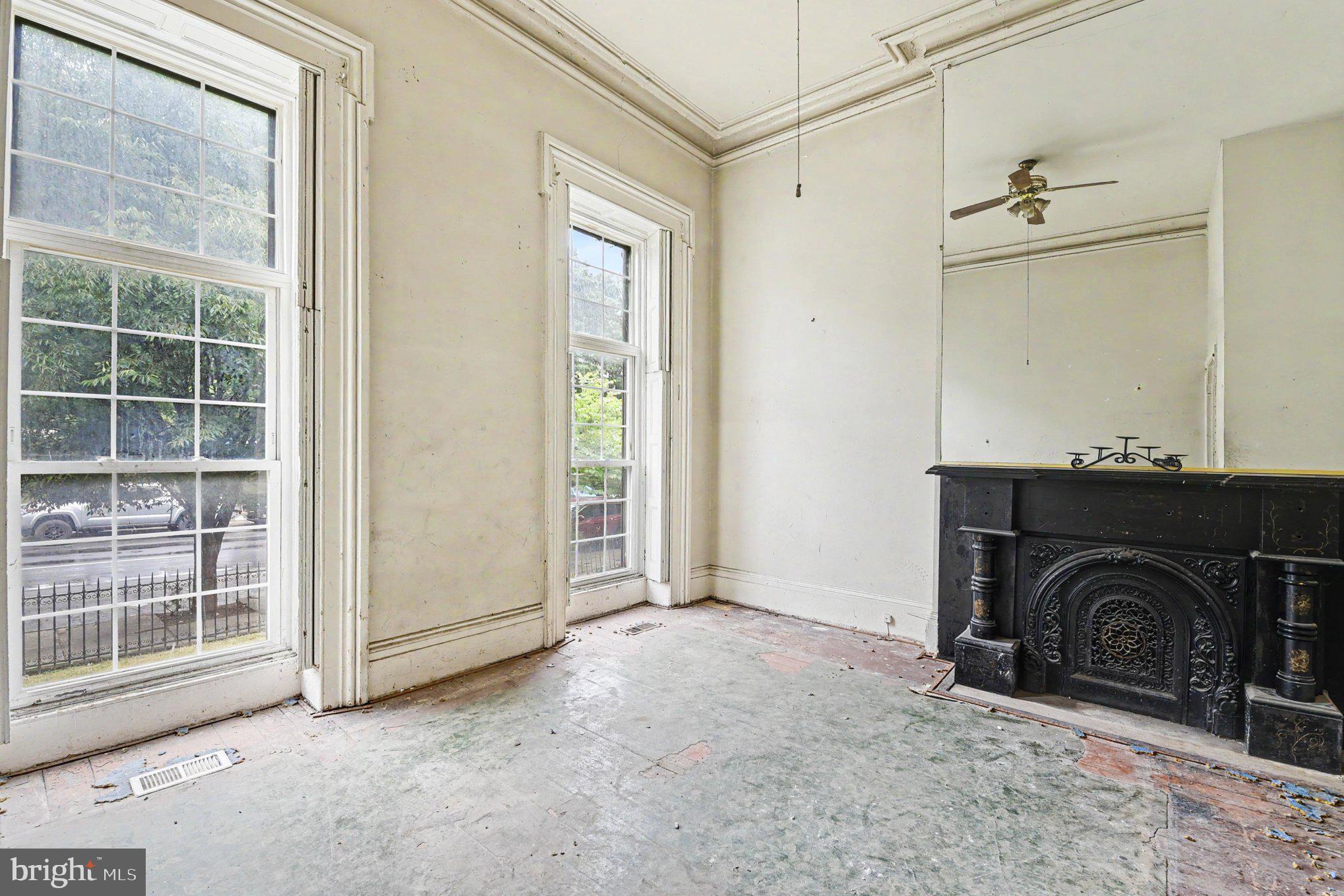 FRANKLIN SQUARE HISTORIC DISTRICT - Commercial Sale