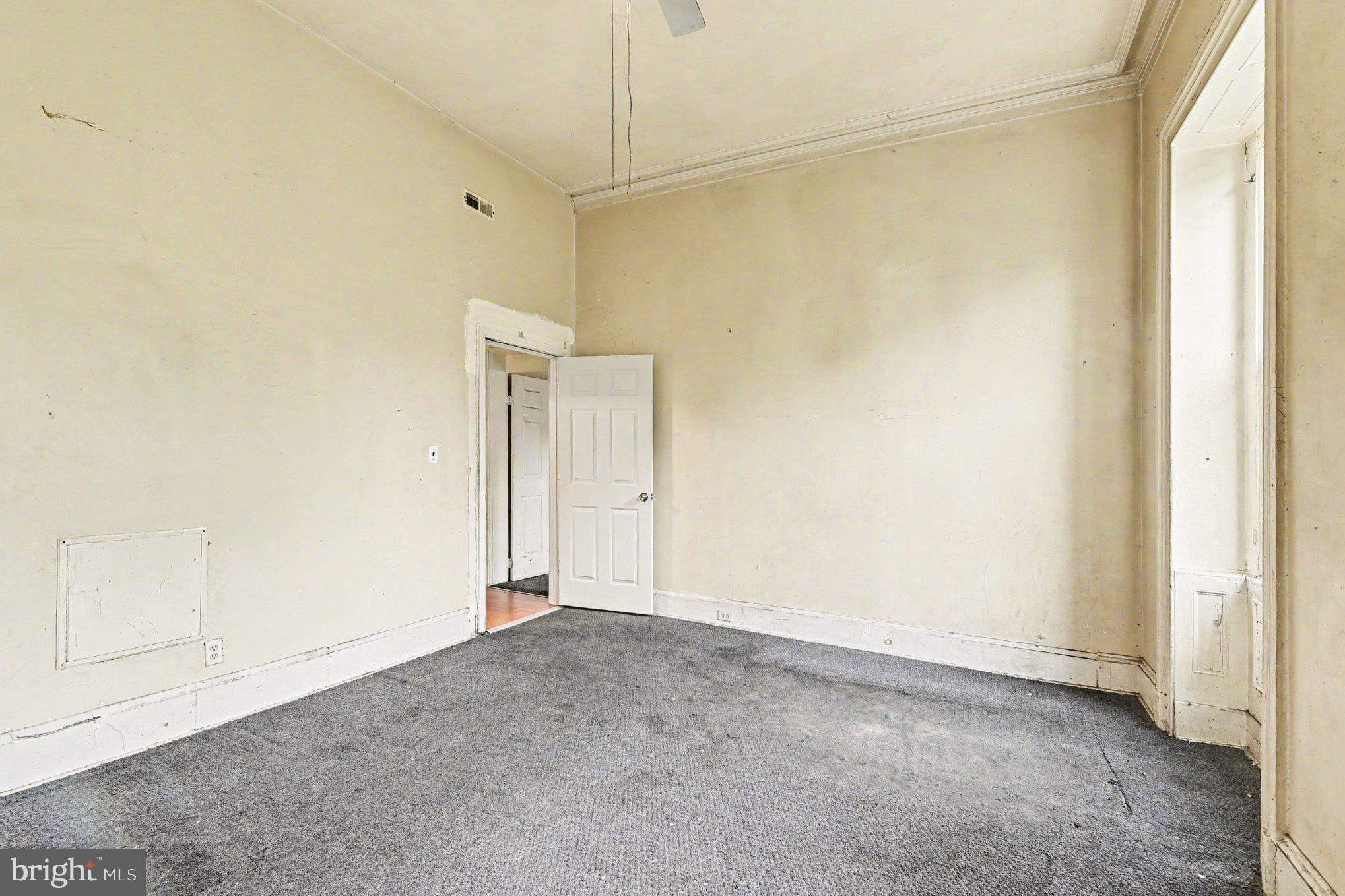 FRANKLIN SQUARE HISTORIC DISTRICT - Commercial Sale