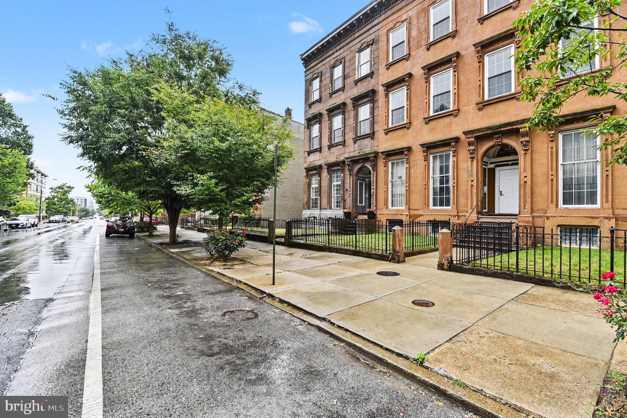 FRANKLIN SQUARE HISTORIC DISTRICT - Commercial Sale