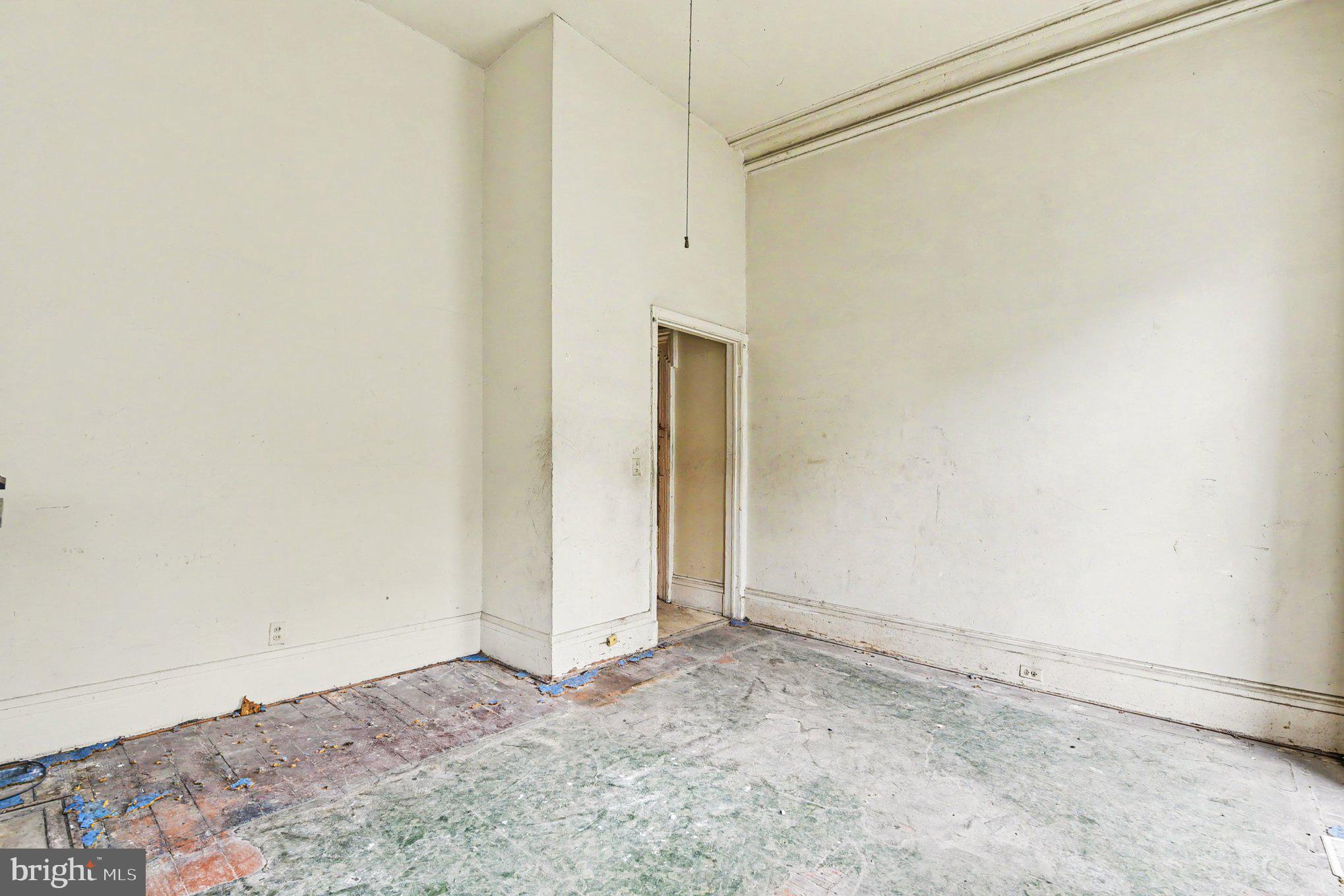 FRANKLIN SQUARE HISTORIC DISTRICT - Commercial Sale