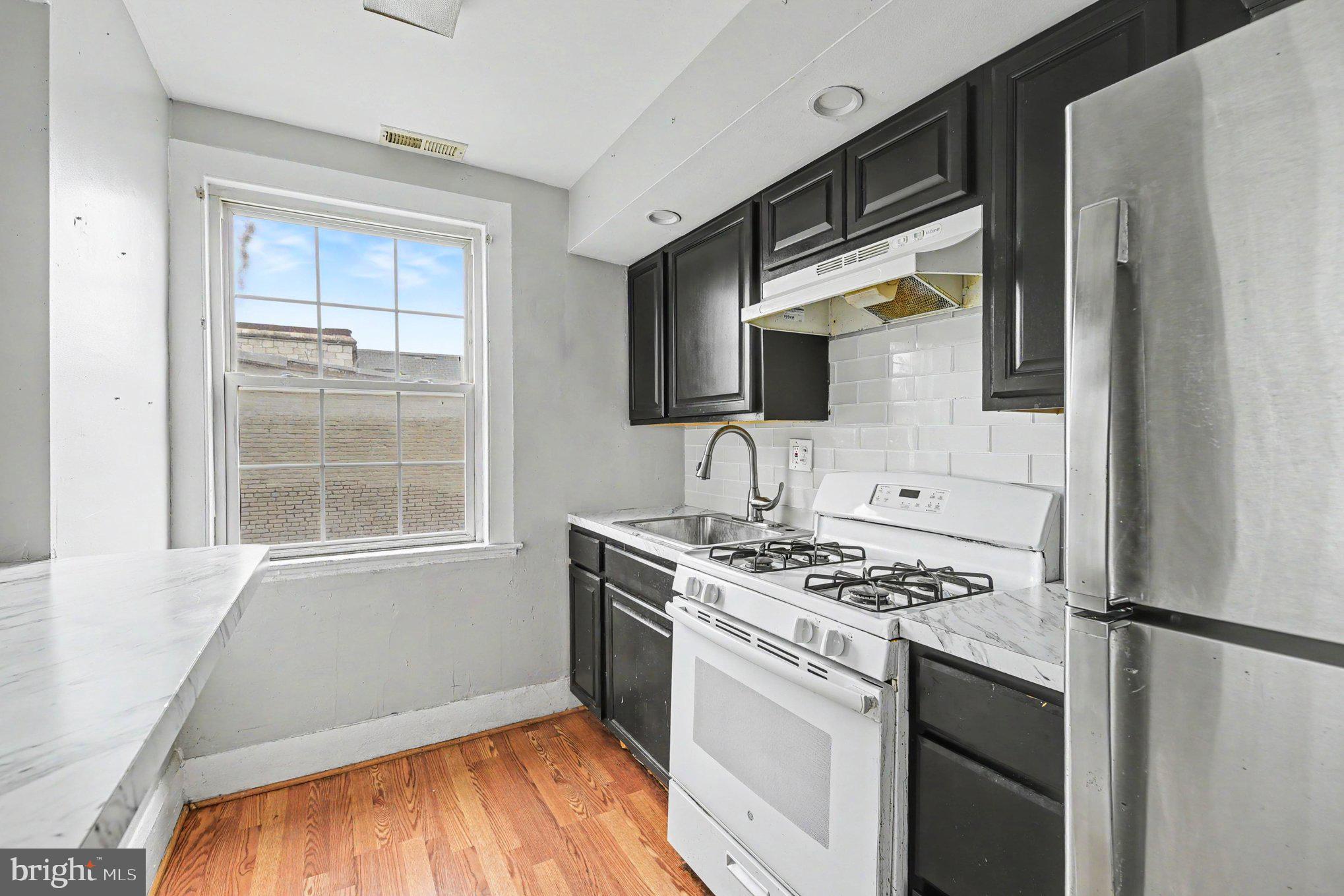 FRANKLIN SQUARE HISTORIC DISTRICT - Commercial Sale