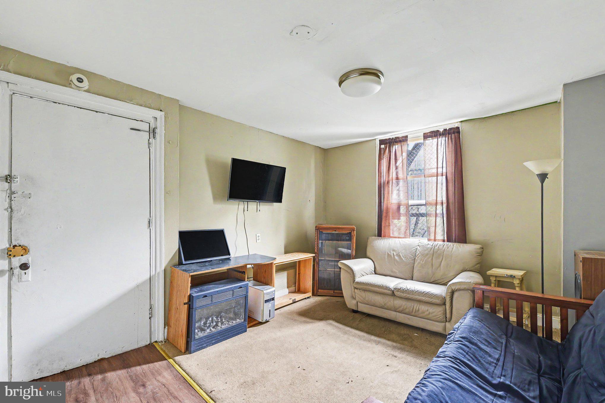 FRANKLIN SQUARE HISTORIC DISTRICT - Commercial Sale