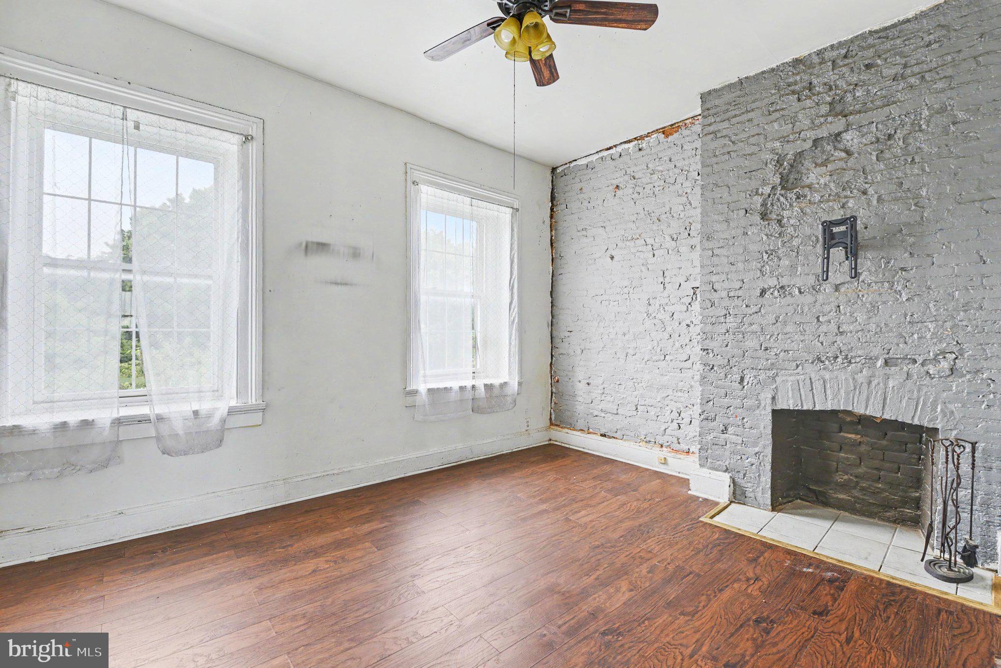 FRANKLIN SQUARE HISTORIC DISTRICT - Commercial Sale
