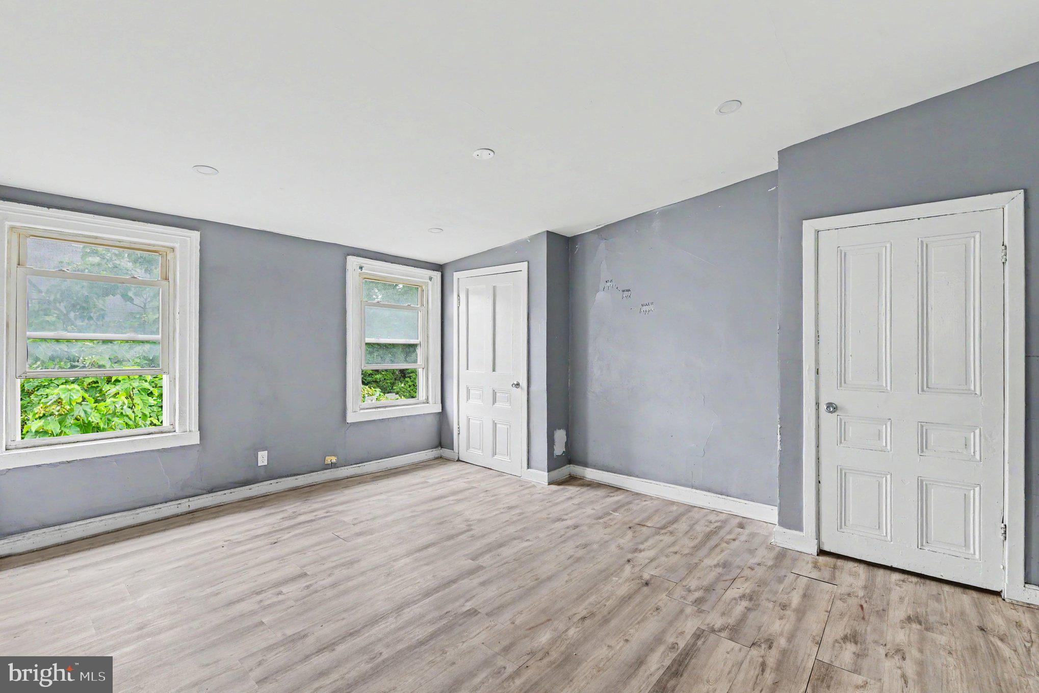 FRANKLIN SQUARE HISTORIC DISTRICT - Commercial Sale