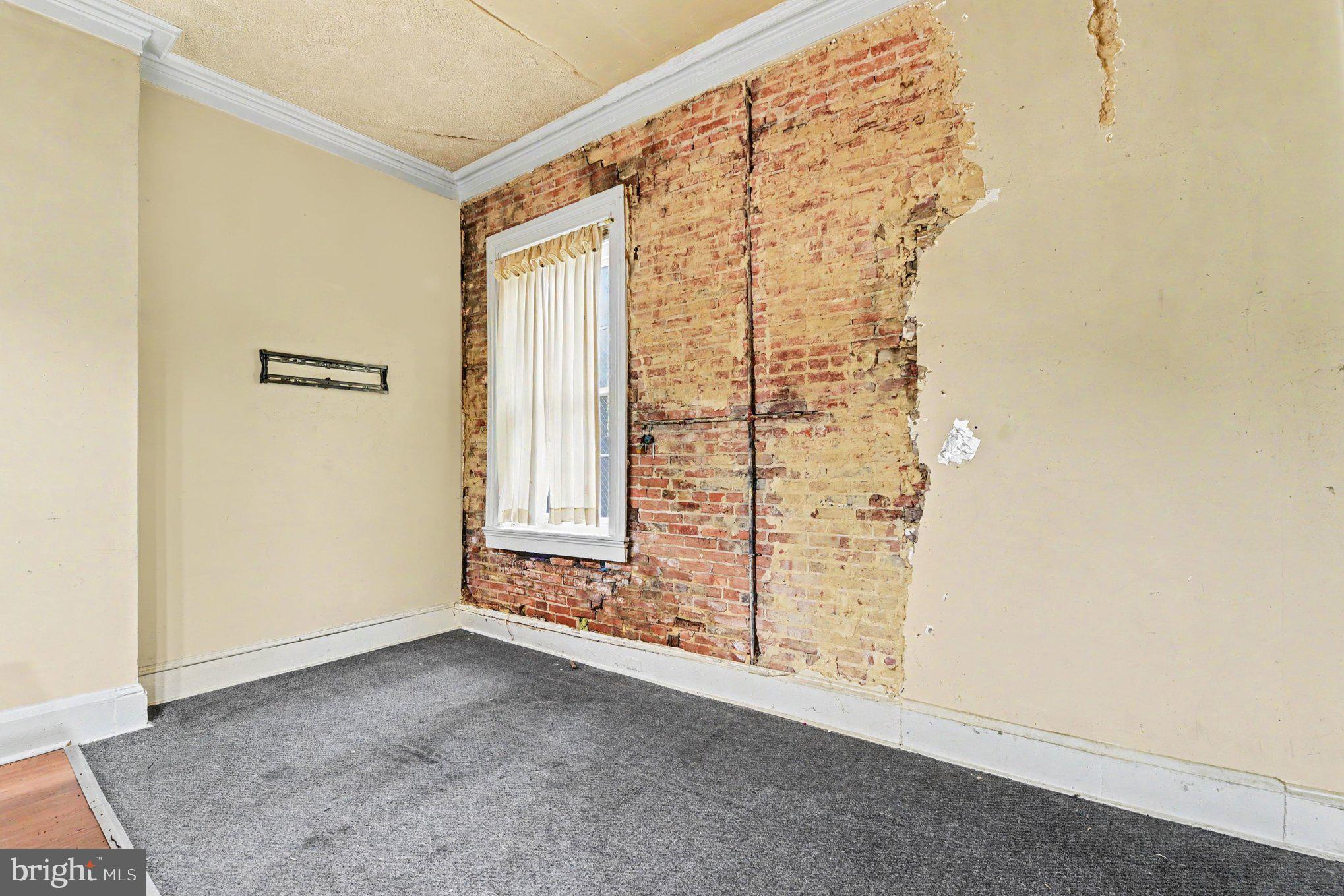 FRANKLIN SQUARE HISTORIC DISTRICT - Commercial Sale