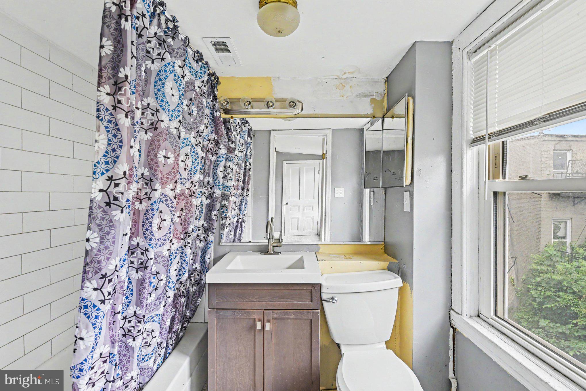 FRANKLIN SQUARE HISTORIC DISTRICT - Commercial Sale