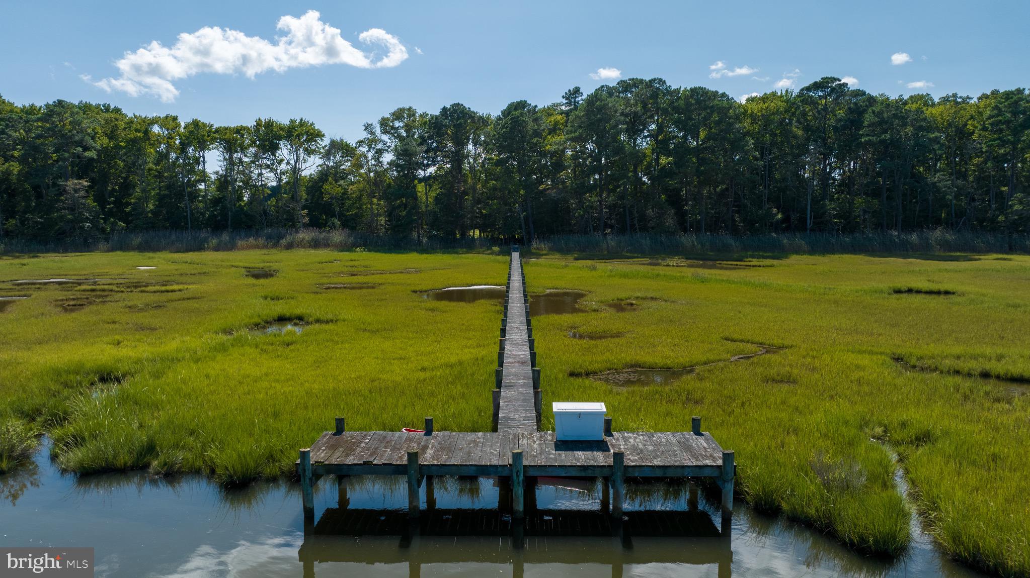 INDIAN CREEK - Land