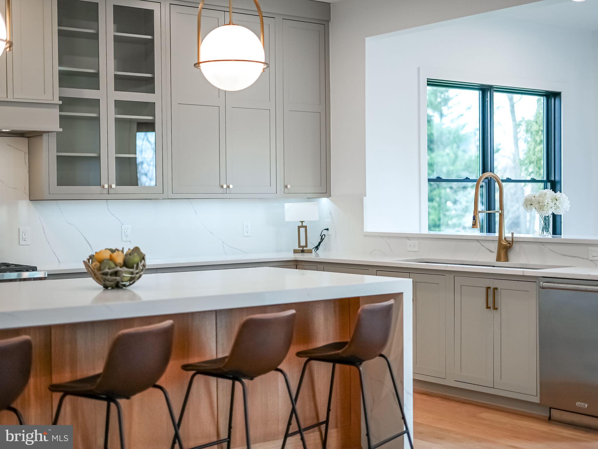 BROYHILLS MCLEAN ESTATES - Residential