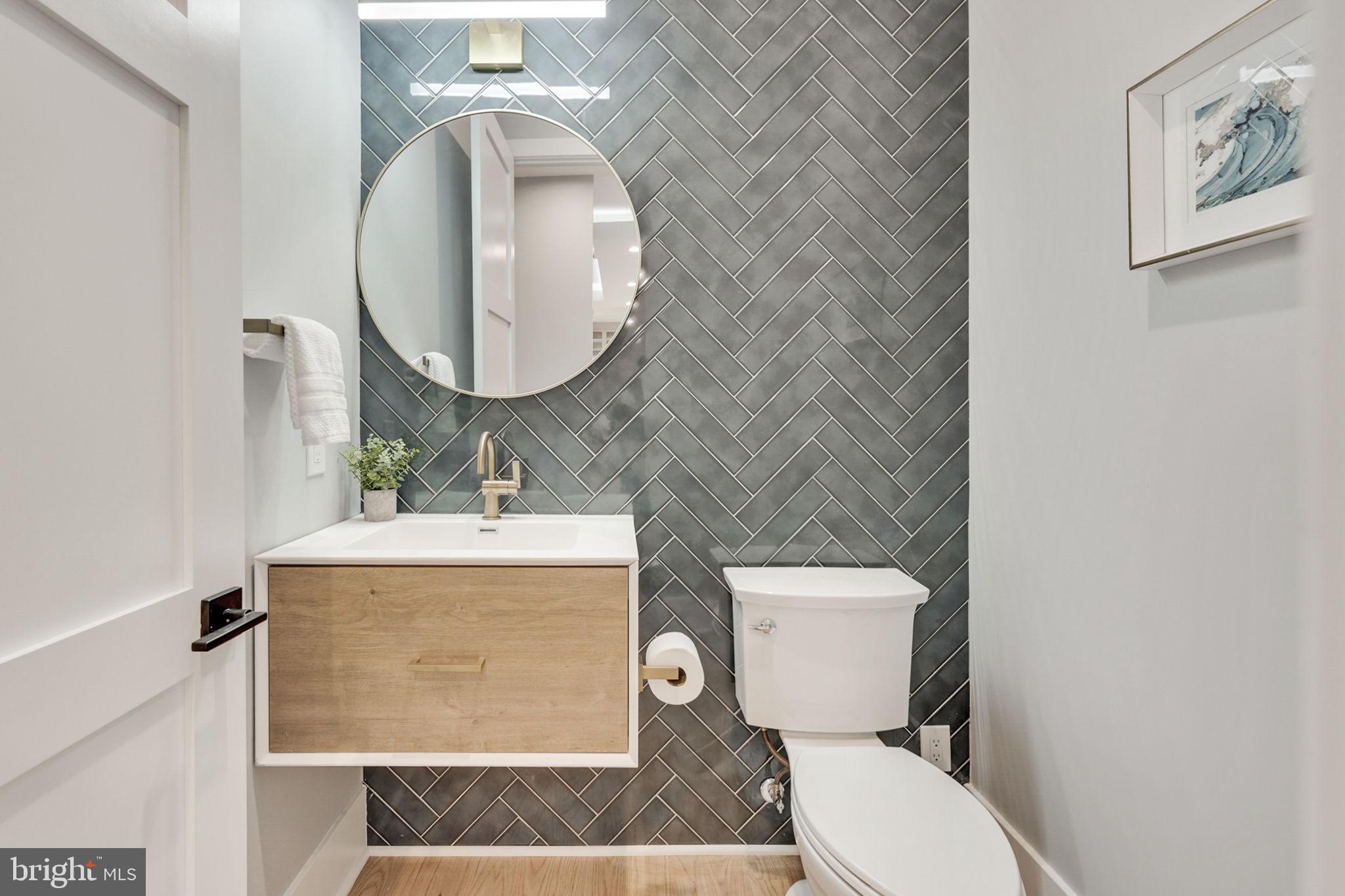 BROYHILLS MCLEAN ESTATES - Residential