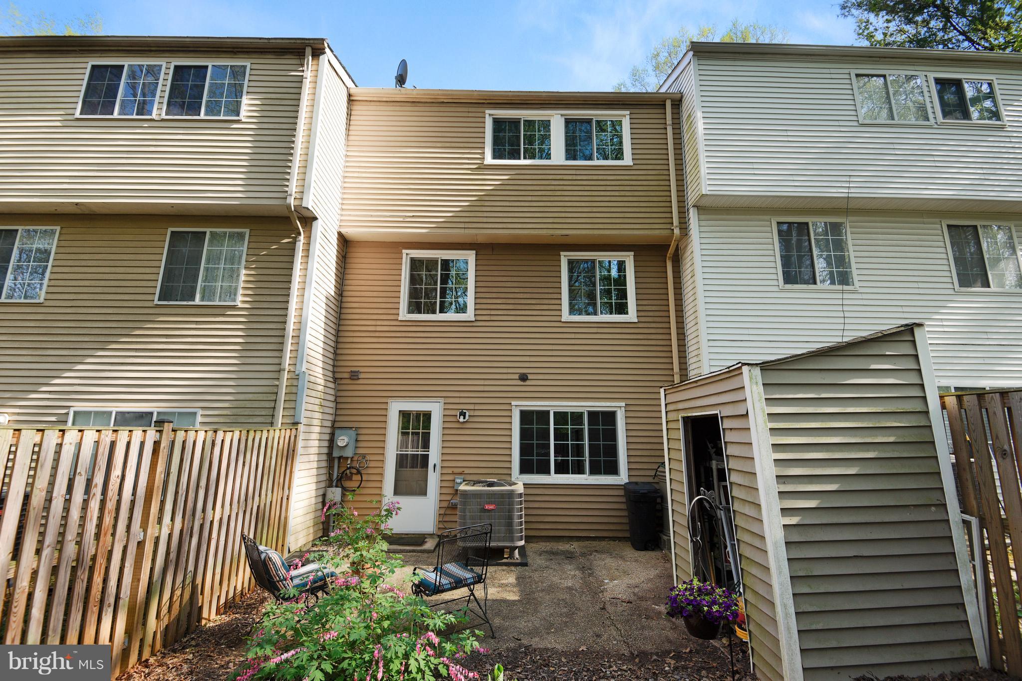 OAK SPRINGS - Residential