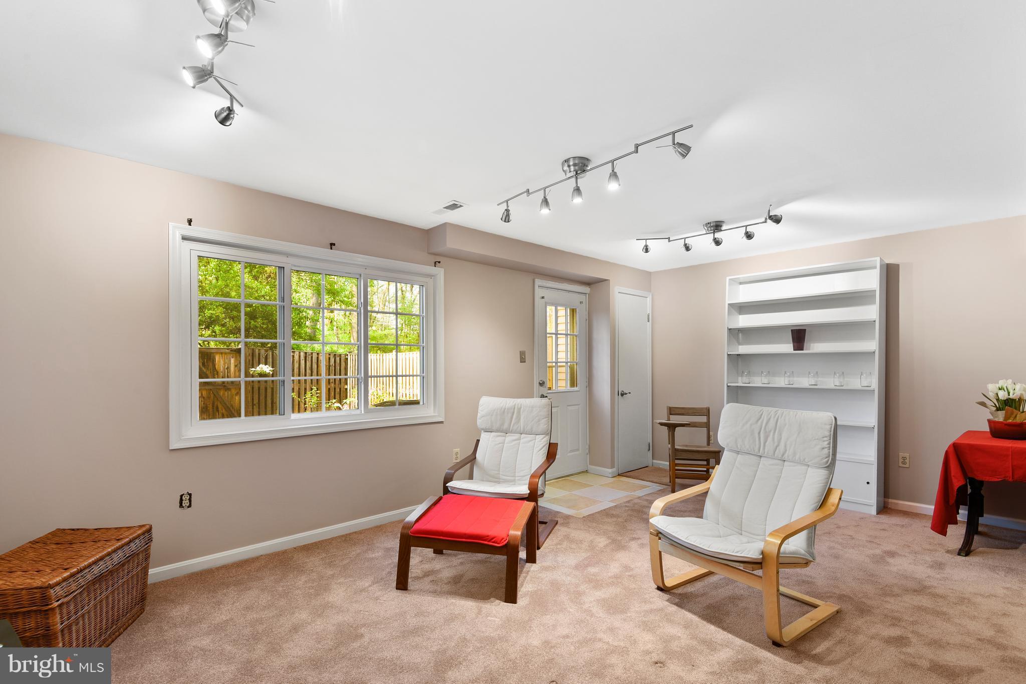 OAK SPRINGS - Residential