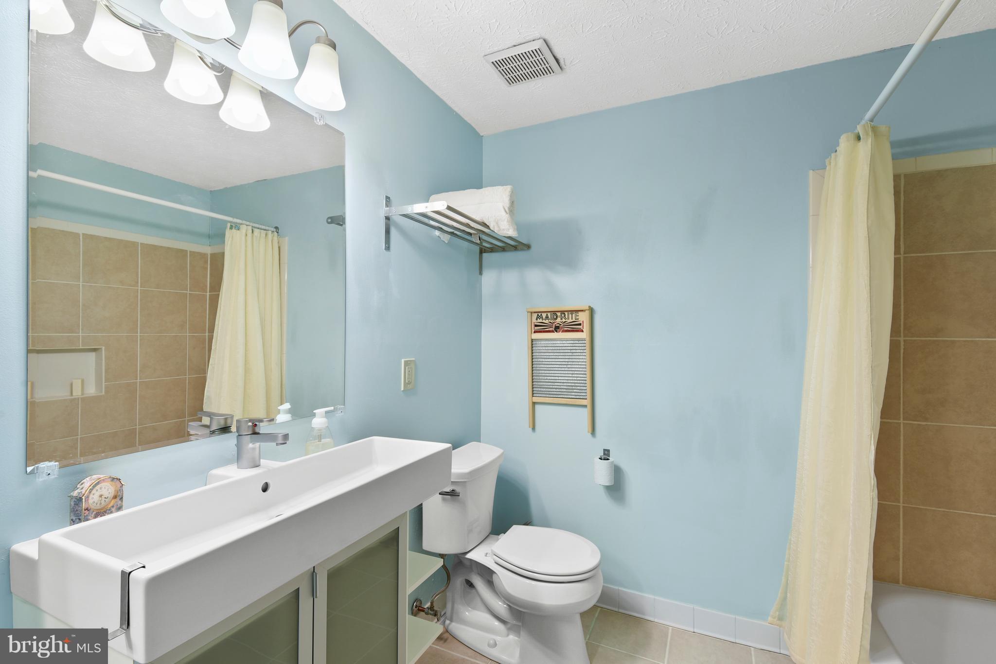 OAK SPRINGS - Residential