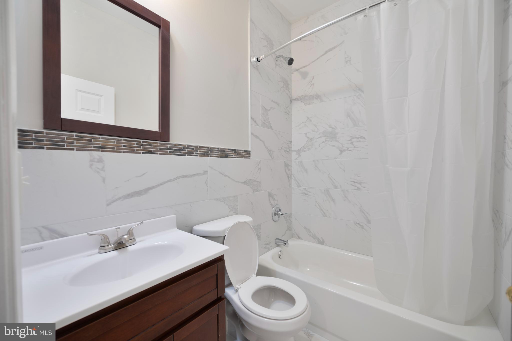 WEST OAK LANE - Residential Lease