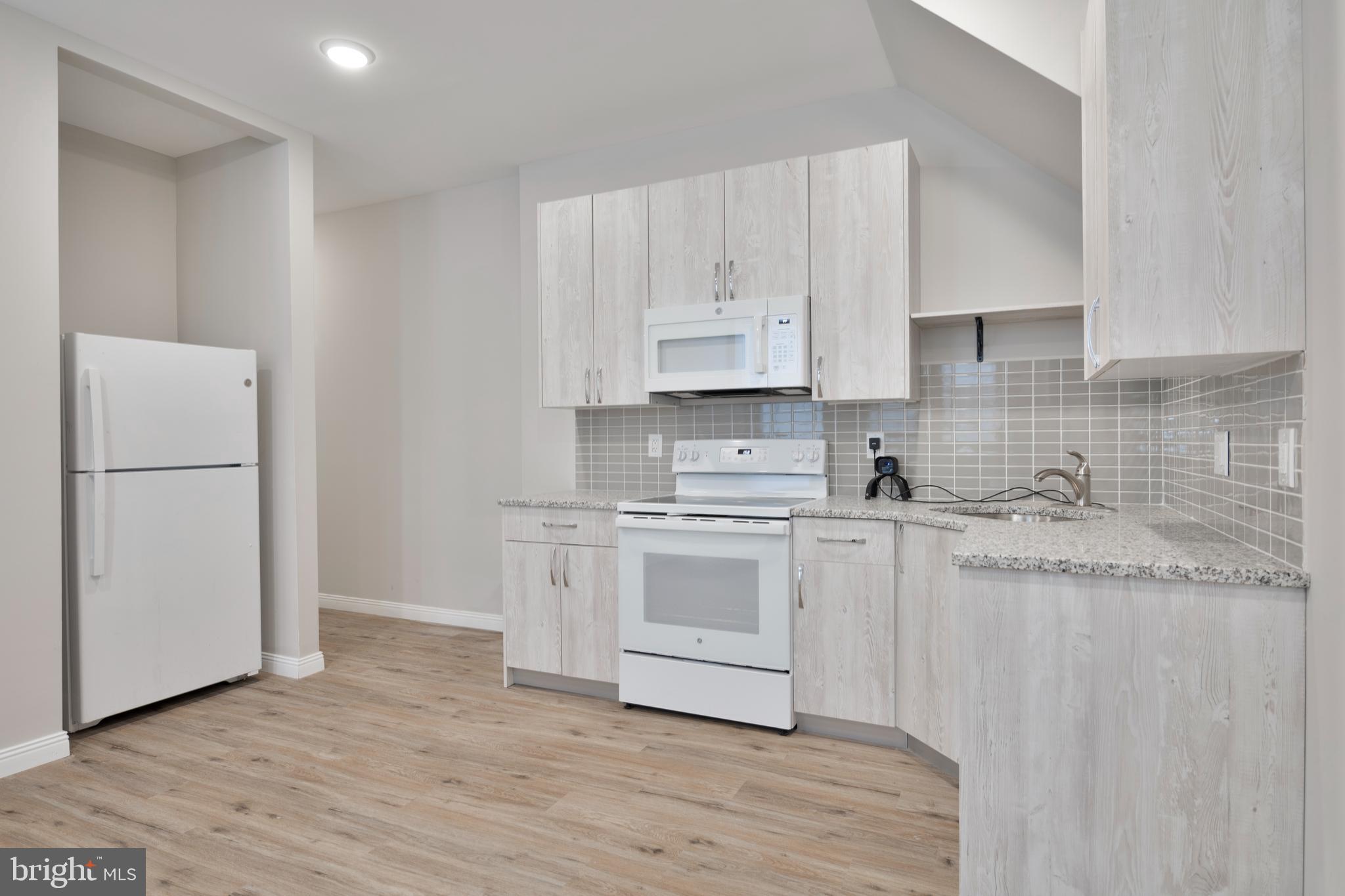 WEST OAK LANE - Residential Lease