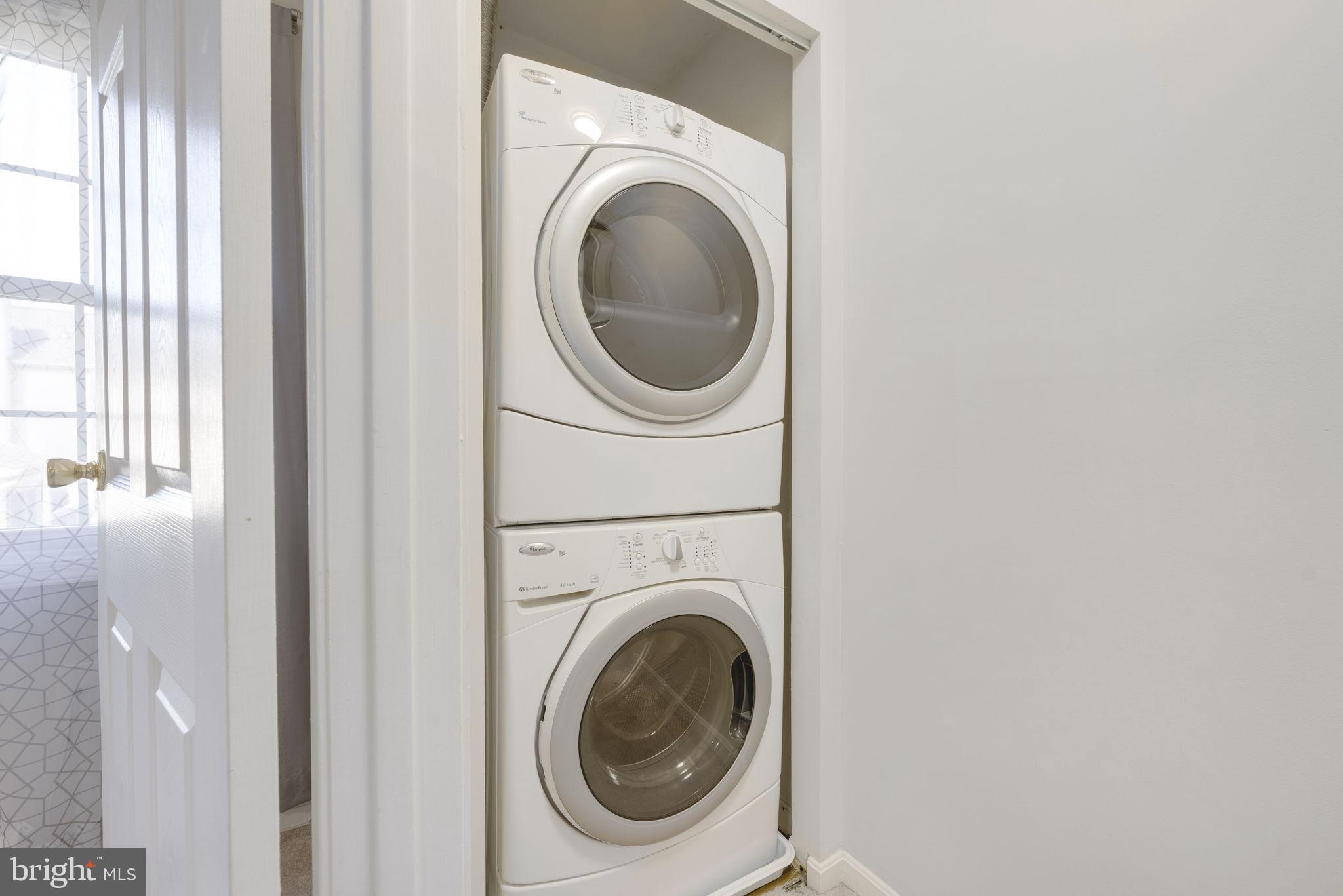 STONINGTON CONDOMINIUMS - Residential