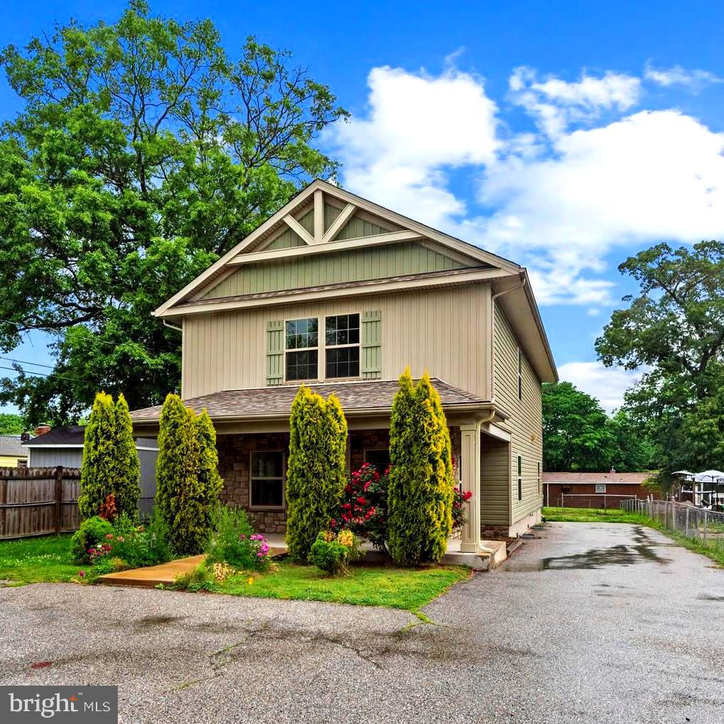 POWHATAN BEACH - Residential