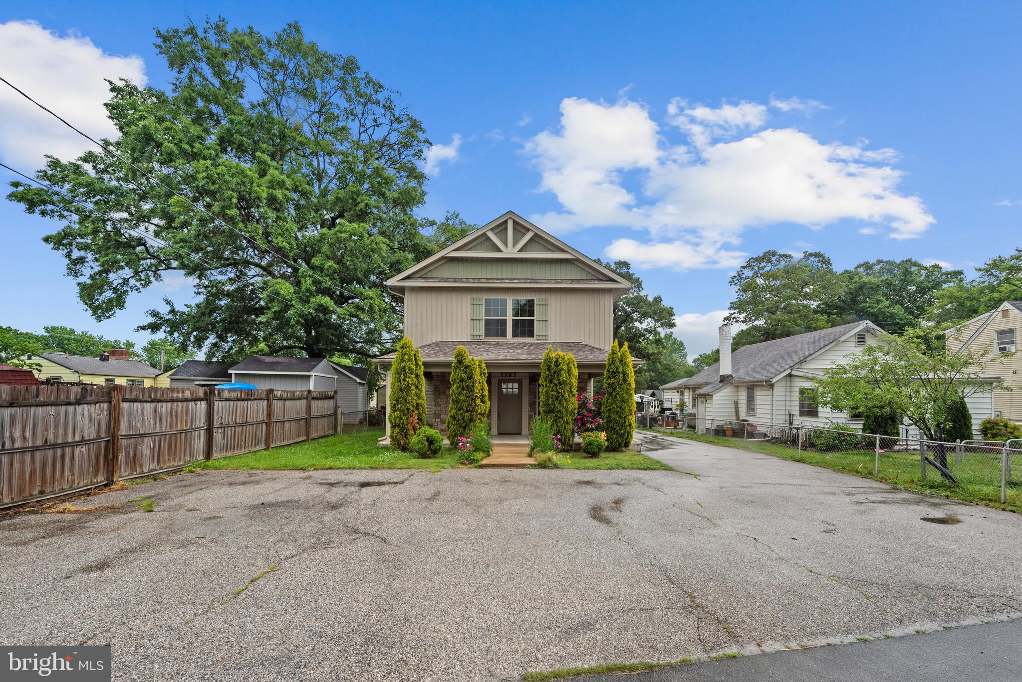 POWHATAN BEACH - Residential