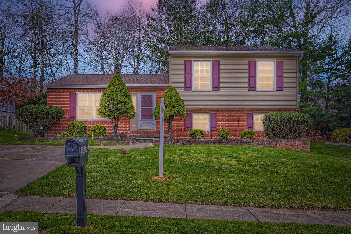 OFFER DEADLINE- please submit all offers by 5pm Monday, 4/14. 
Welcome to this adorable split-level home, offering 3 spacious bedrooms and 2 full bathrooms. The open layout and abundance of natural light create a warm and inviting atmosphere throughout. The large walk-out lower level provides ample space for additional family living and storage. The newly redone Trex deck in the rear is ideal for outdoor entertaining or enjoying quiet evenings in your private fenced yard. The roof and siding were replaced in 2018. Situated in the desirable Oakhurst at Nottingham neighborhood, this home is waiting for a new family to move in and make it their own. Don't miss this opportunity to make this charming property your next home! Seller would like rent back.
Professional photos will post Friday afternoon!