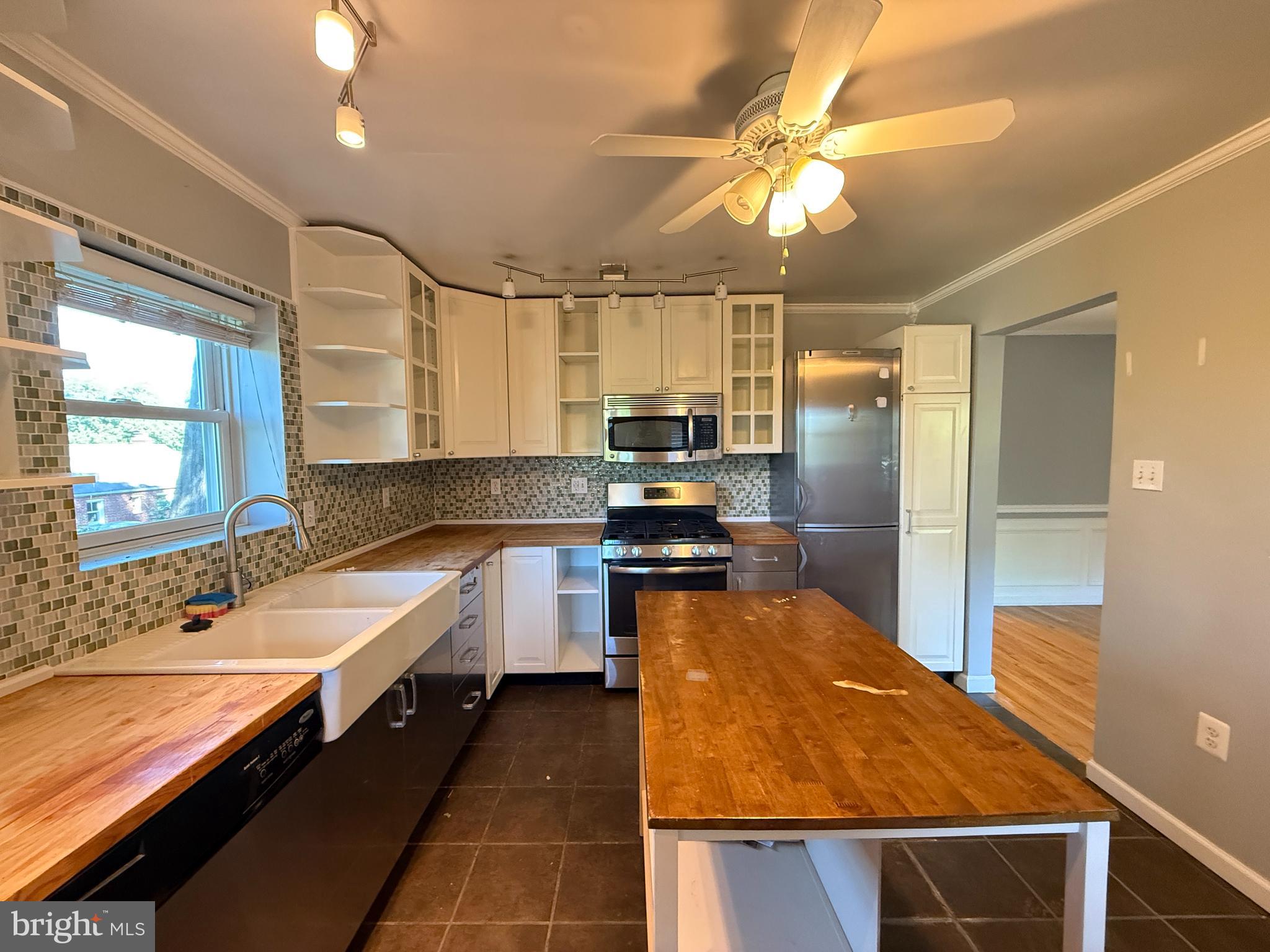 DOUGLAS PARK - Residential Lease
