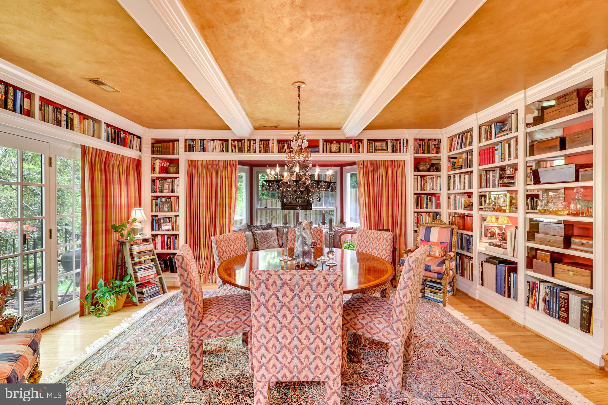 RIVER OAKS - Residential