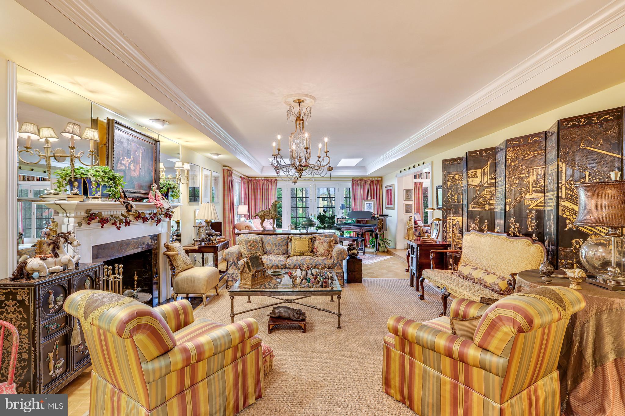 RIVER OAKS - Residential