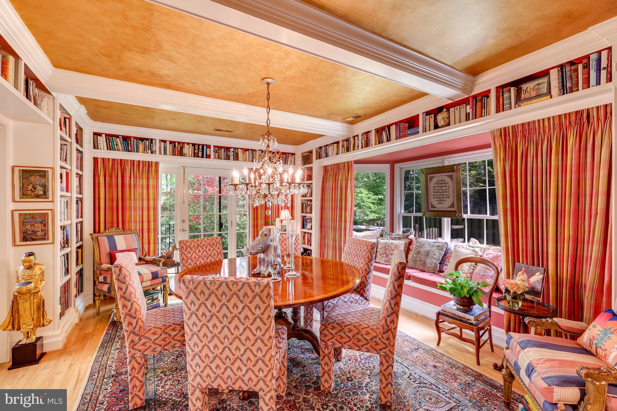 RIVER OAKS - Residential