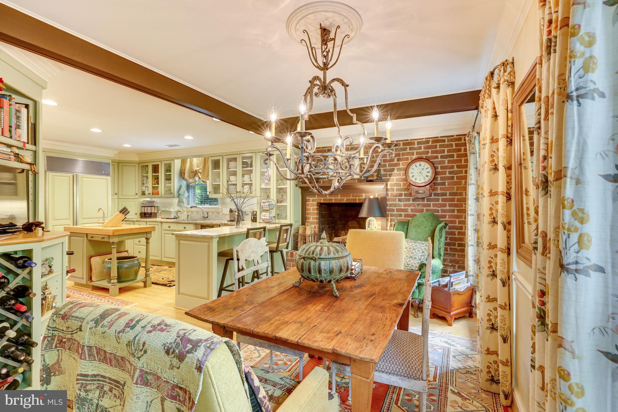 RIVER OAKS - Residential