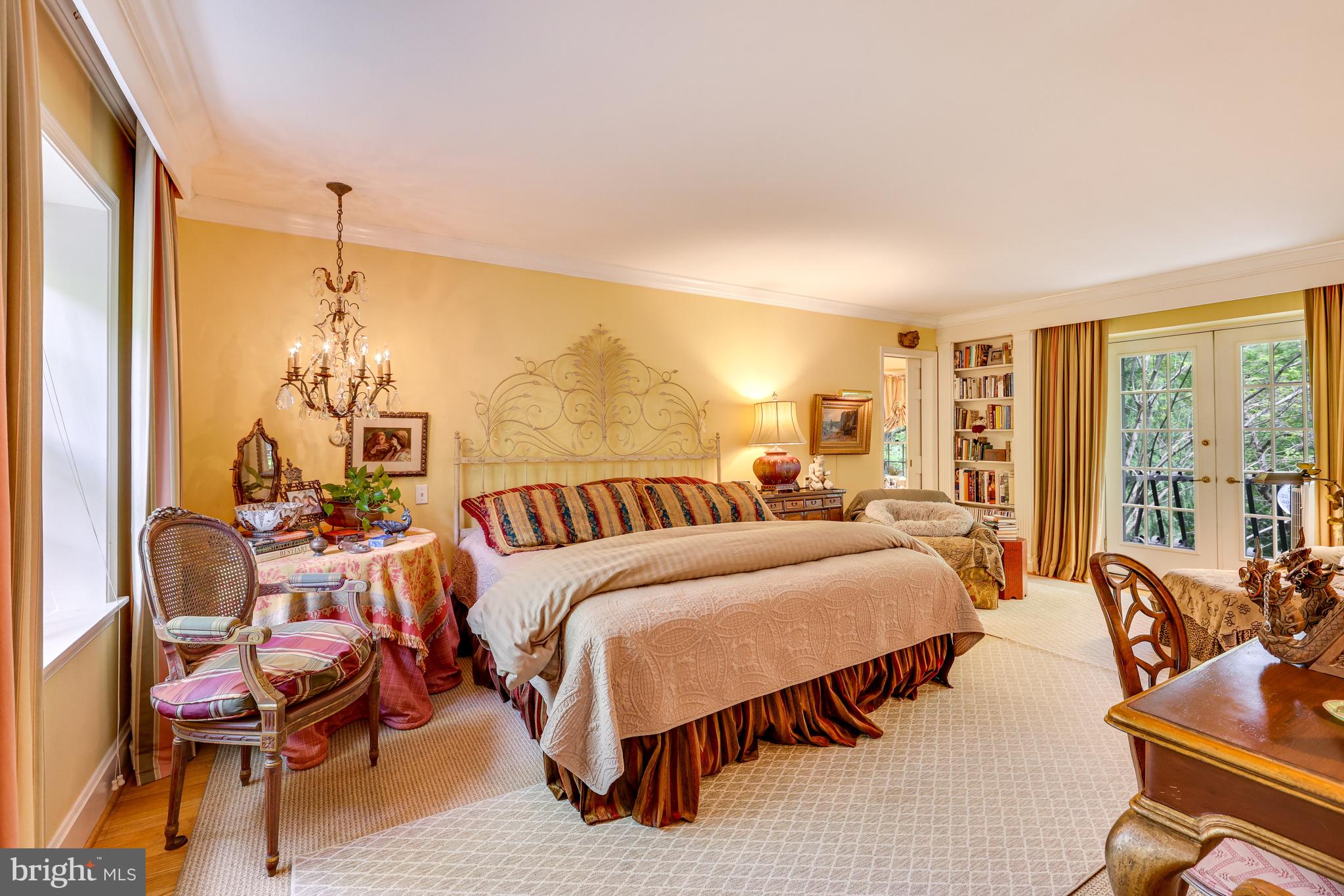 RIVER OAKS - Residential