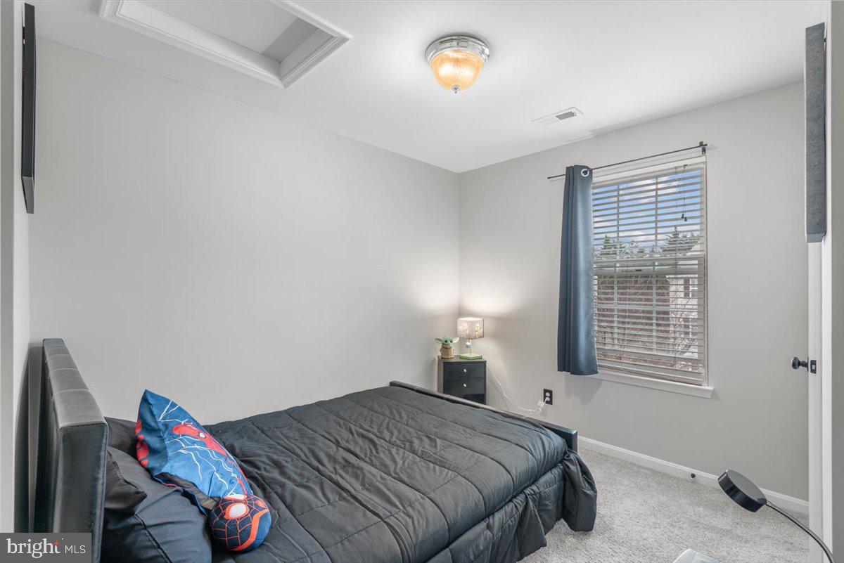 SALEM FIELDS - Residential Lease
