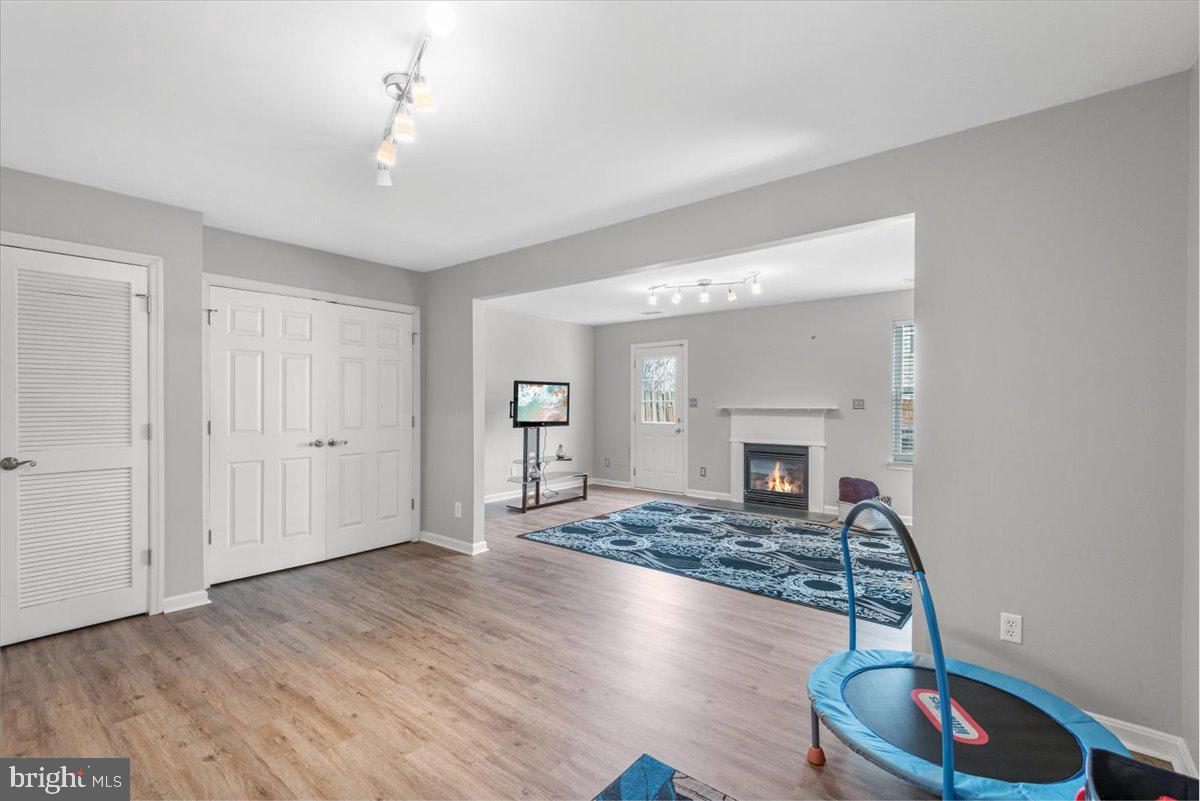 SALEM FIELDS - Residential Lease