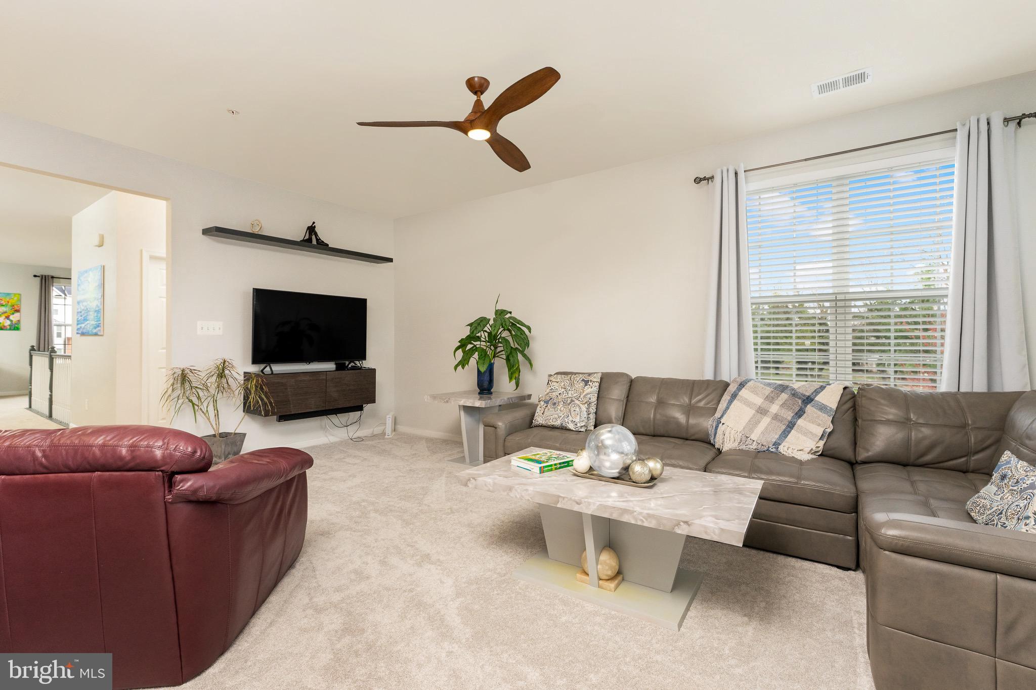 LEE SQUARE - Residential
