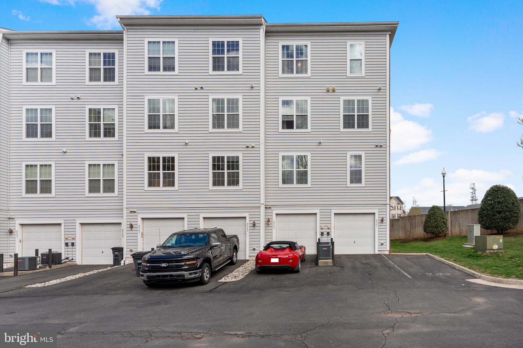 LEE SQUARE - Residential