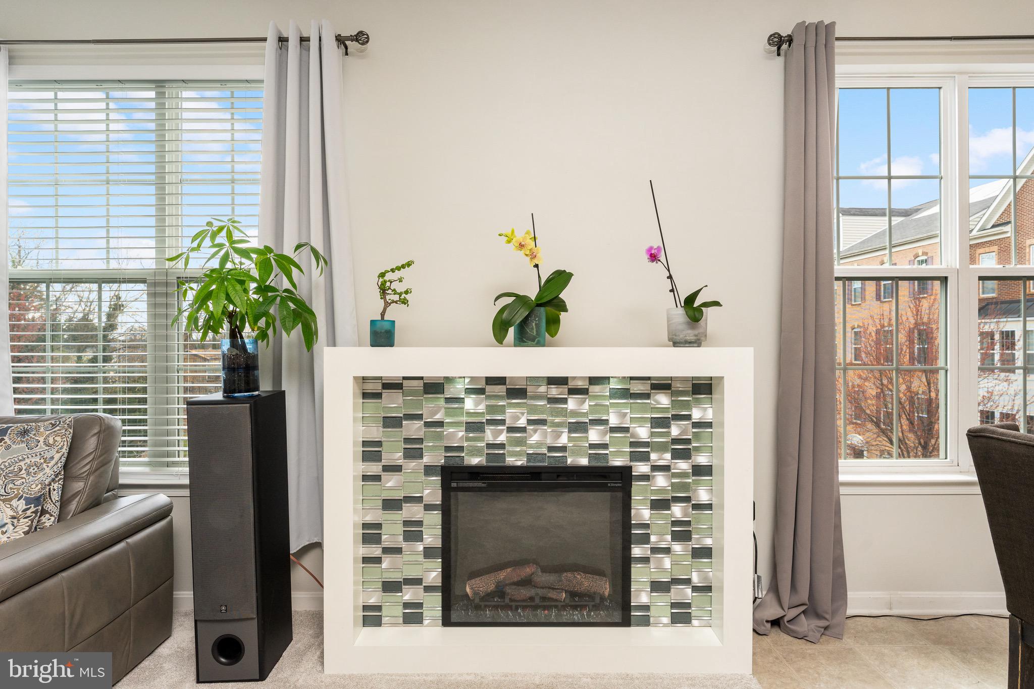 LEE SQUARE - Residential