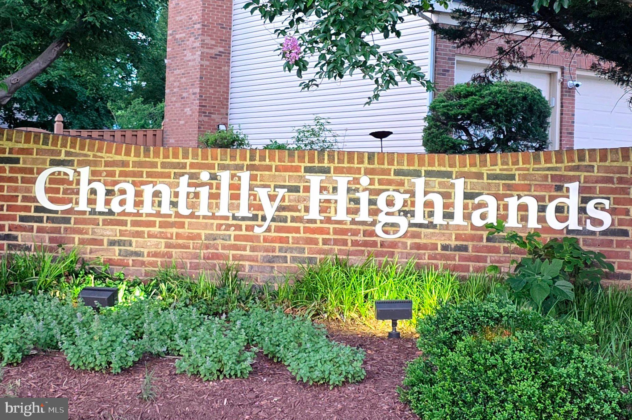 CHANTILLY HIGHLANDS - Residential