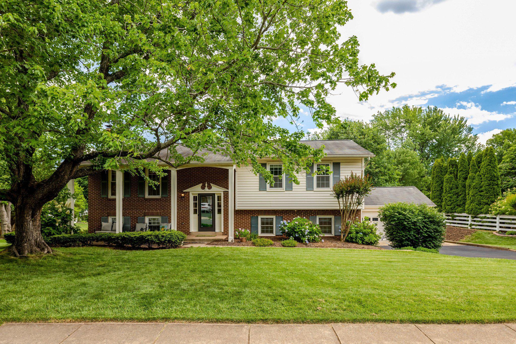 CHANTILLY HIGHLANDS - Residential