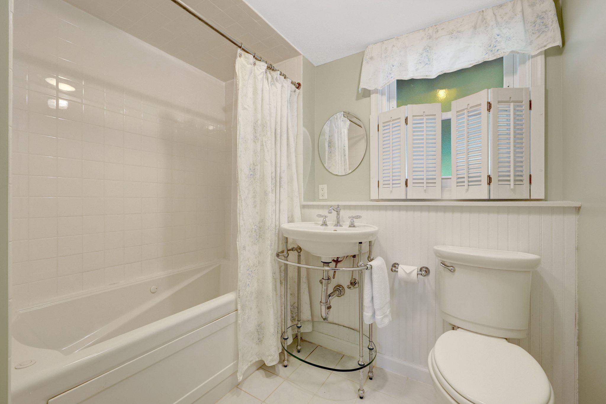 CHANTILLY HIGHLANDS - Residential